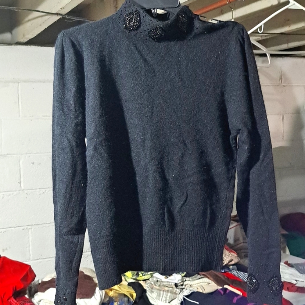 Epitome med black with beads sweater